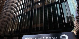 JPMorgan assures in corporate bonds despite bank friction. b2b